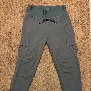 ~2018 Athleta Cargo Joggers 4T
